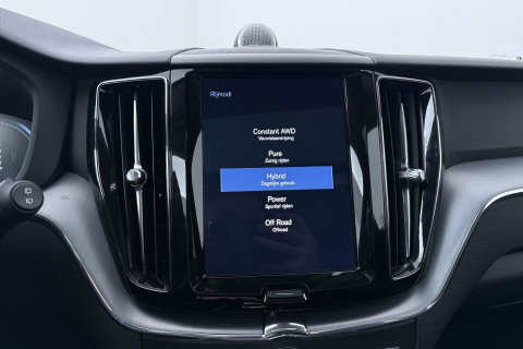 Volvo XC60 2.0 T8 Twin Engine AWD Momentum | Luchtvering | Bowers & Wilkins | Trekhaak | BLIS | Panoramadak | Head-up