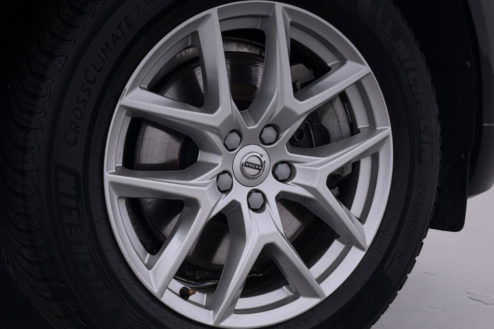Volvo XC60 2.0 T8 Twin Engine AWD Momentum | Luchtvering | Bowers & Wilkins | Trekhaak | BLIS | Panoramadak | Head-up