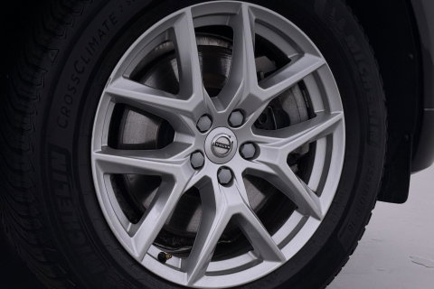 Volvo XC60 2.0 T8 Twin Engine AWD Momentum | Luchtvering | Bowers & Wilkins | Trekhaak | BLIS | Panoramadak | Head-up