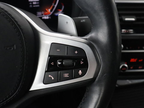 BMW X4 xDrive20i Business Edition | M-sport | Panoramadak | Leder | Memory | Stuur/stoel verwarming | Cruise control | Camera | Park assist | Carplay | Sfeerverlichting | Climate control