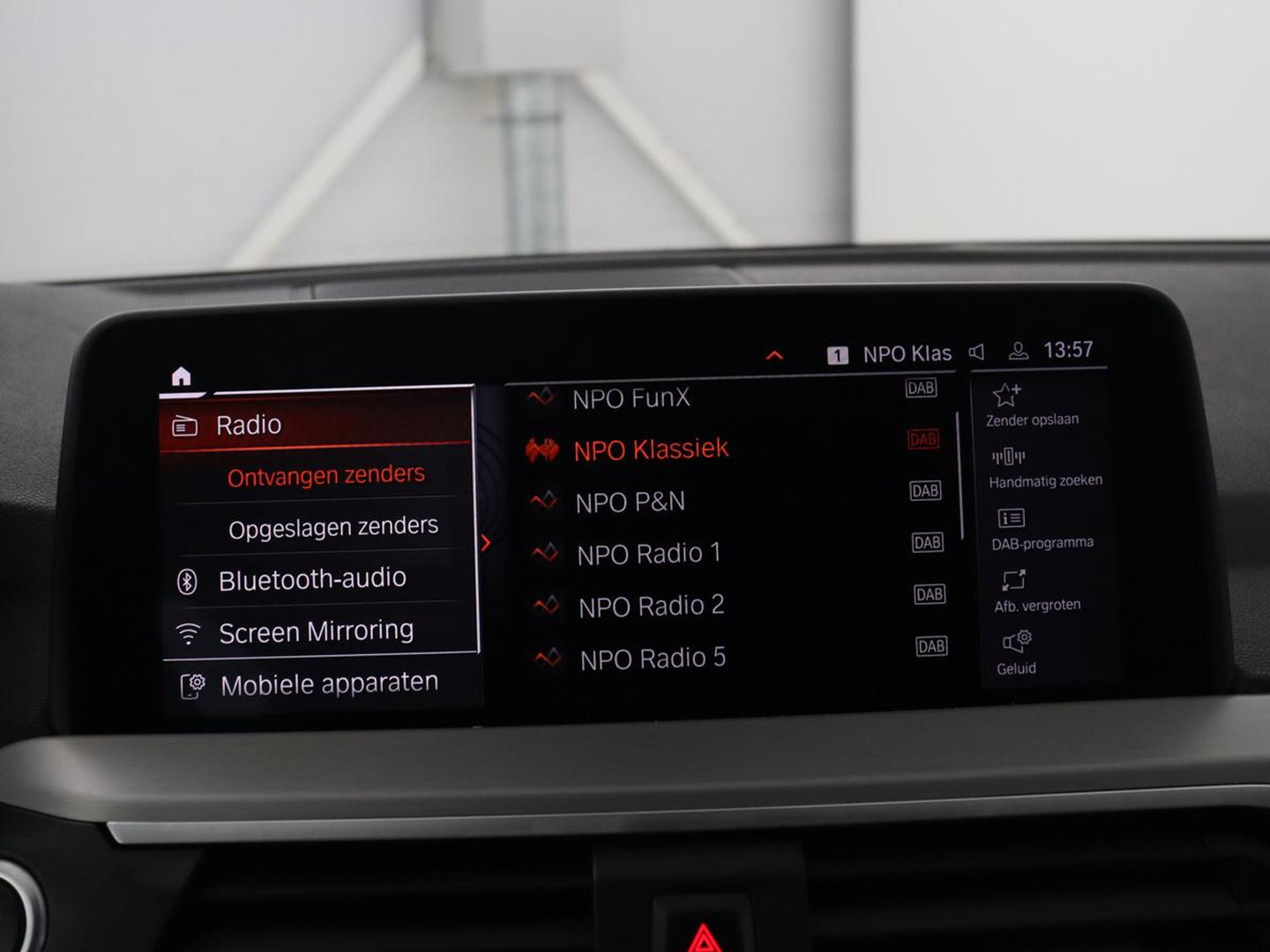 BMW X4 xDrive20i Business Edition | M-sport | Panoramadak | Leder | Memory | Stuur/stoel verwarming | Cruise control | Camera | Park assist | Carplay | Sfeerverlichting | Climate control
