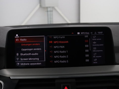 BMW X4 xDrive20i Business Edition | M-sport | Panoramadak | Leder | Memory | Stuur/stoel verwarming | Cruise control | Camera | Park assist | Carplay | Sfeerverlichting | Climate control