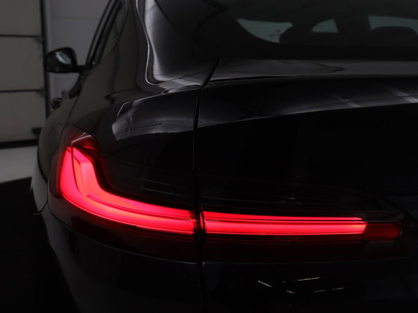 BMW X4 xDrive20i Business Edition | M-sport | Panoramadak | Leder | Memory | Stuur/stoel verwarming | Cruise control | Camera | Park assist | Carplay | Sfeerverlichting | Climate control