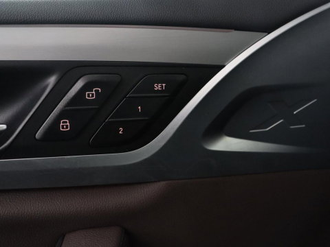 BMW X4 xDrive20i Business Edition | M-sport | Panoramadak | Leder | Memory | Stuur/stoel verwarming | Cruise control | Camera | Park assist | Carplay | Sfeerverlichting | Climate control