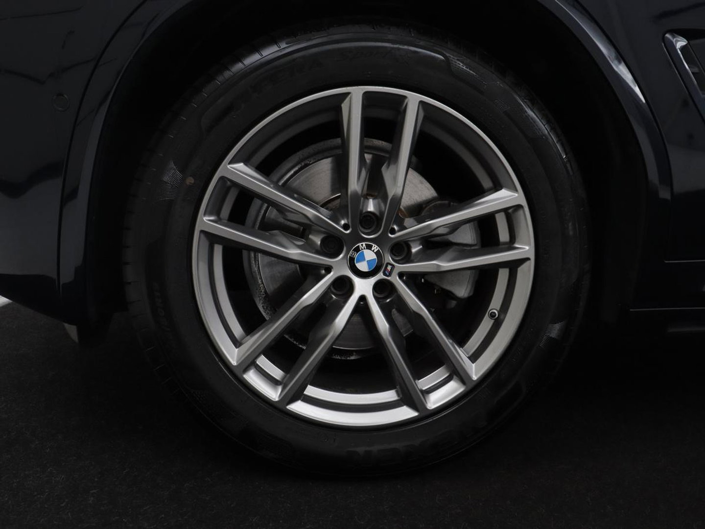 BMW X4 xDrive20i Business Edition | M-sport | Panoramadak | Leder | Memory | Stuur/stoel verwarming | Cruise control | Camera | Park assist | Carplay | Sfeerverlichting | Climate control
