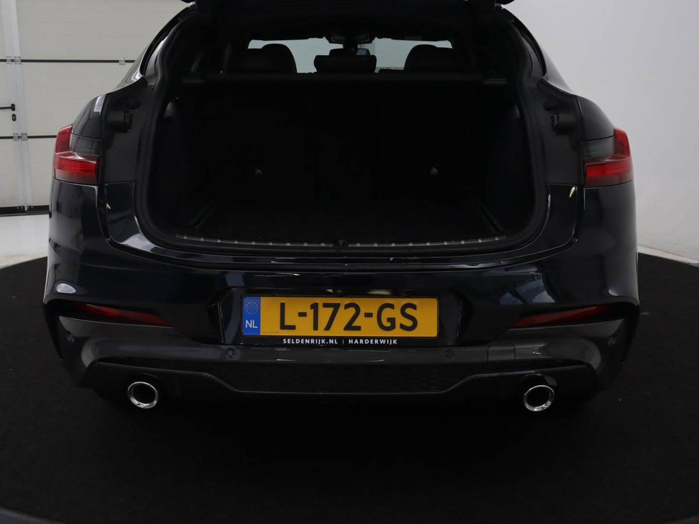 BMW X4 xDrive20i Business Edition | M-sport | Panoramadak | Leder | Memory | Stuur/stoel verwarming | Cruise control | Camera | Park assist | Carplay | Sfeerverlichting | Climate control