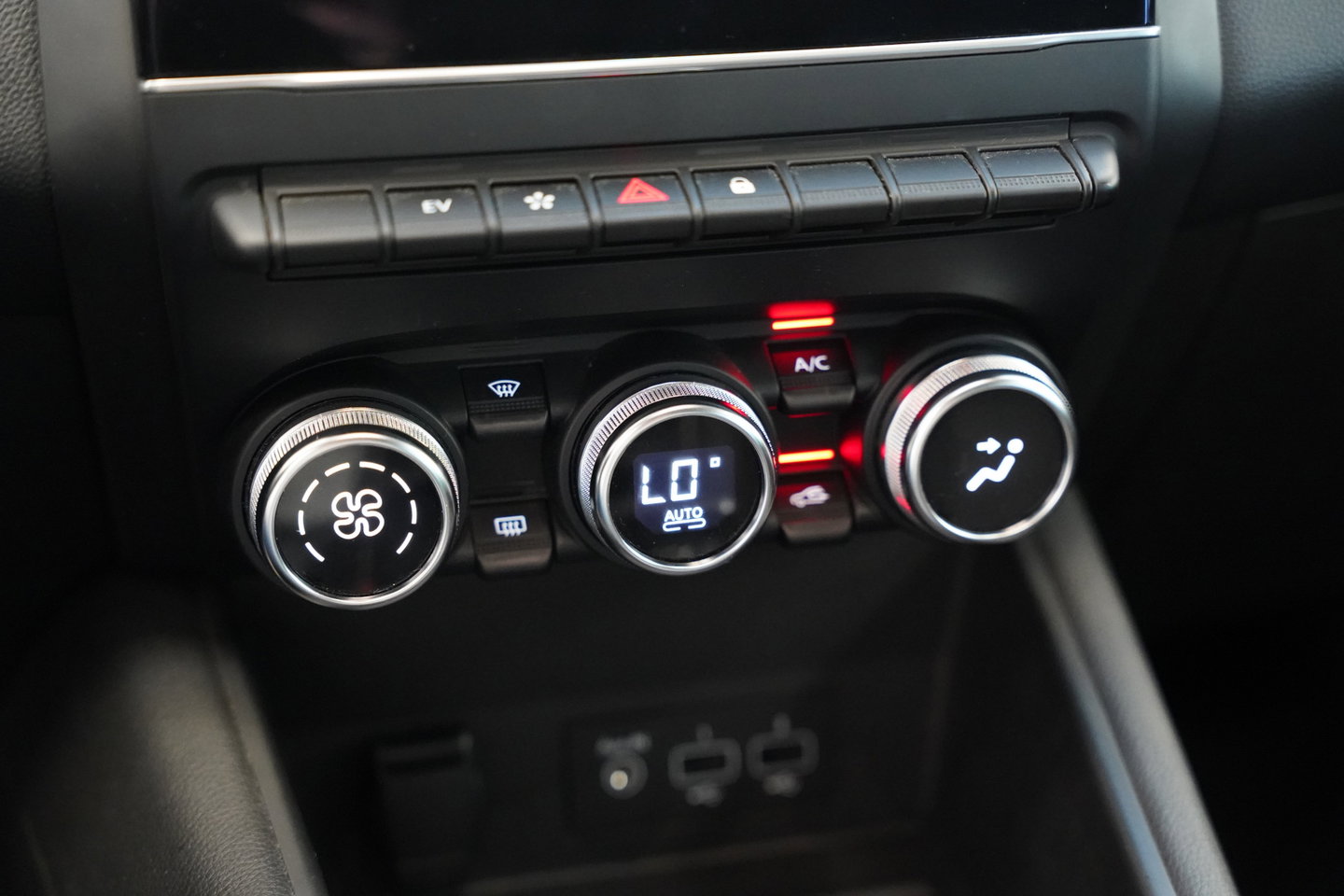 Renault Captur 1.6 E-Tech Hybrid 145 Intens Full-led Navigatie Trekhaak