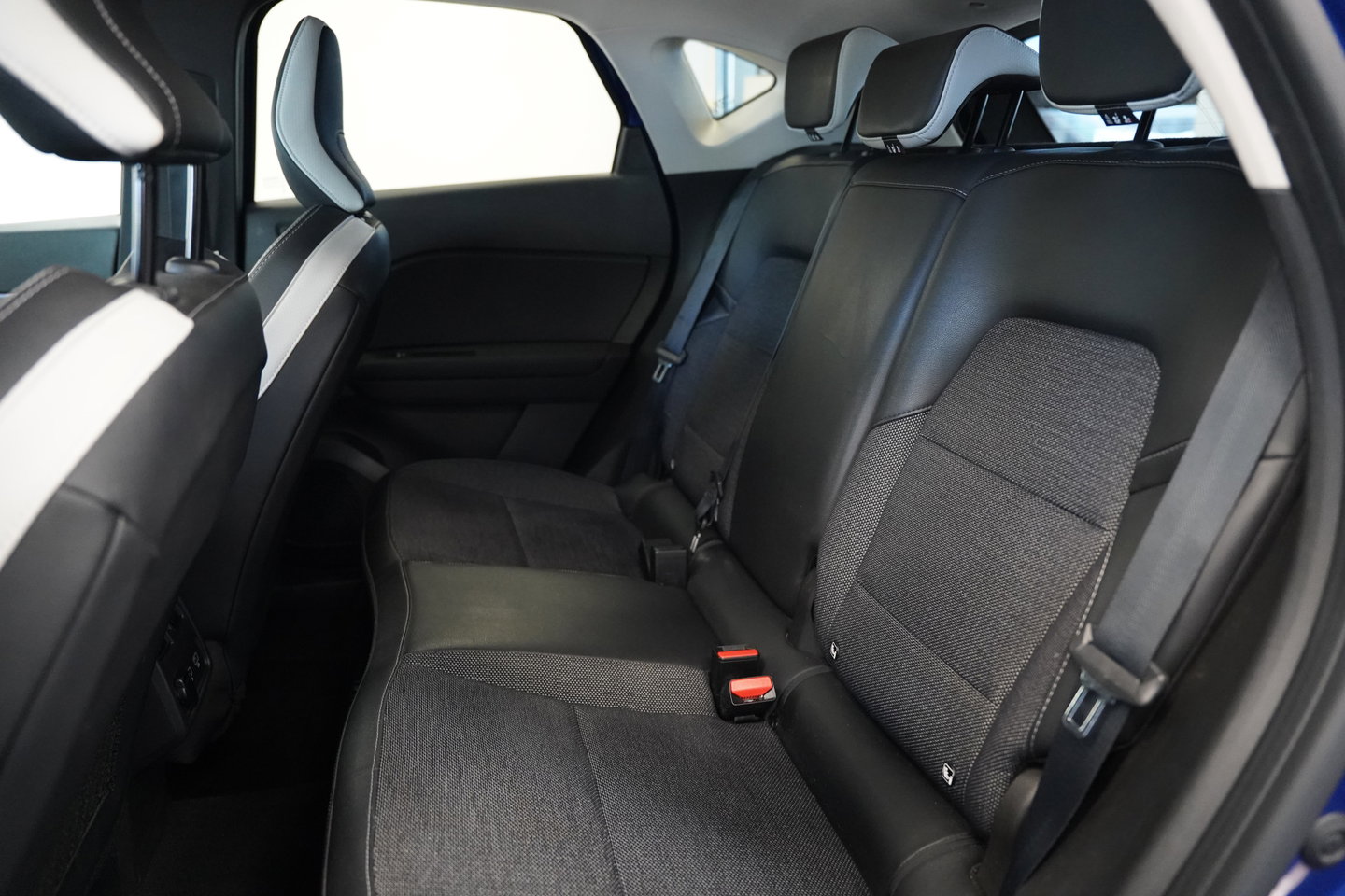 Renault Captur 1.6 E-Tech Hybrid 145 Intens Full-led Navigatie Trekhaak