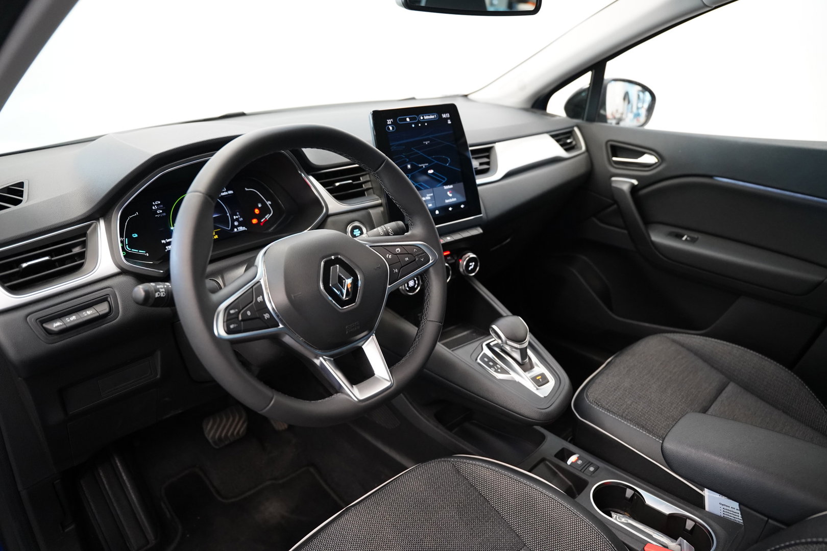 Renault Captur 1.6 E-Tech Hybrid 145 Intens Full-led Navigatie Trekhaak