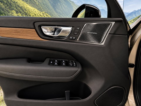 Volvo XC60 2.0 T8 Plug-in hybrid AWD Plus Dark Facelift model l Trekhaak l 360 l 455PK