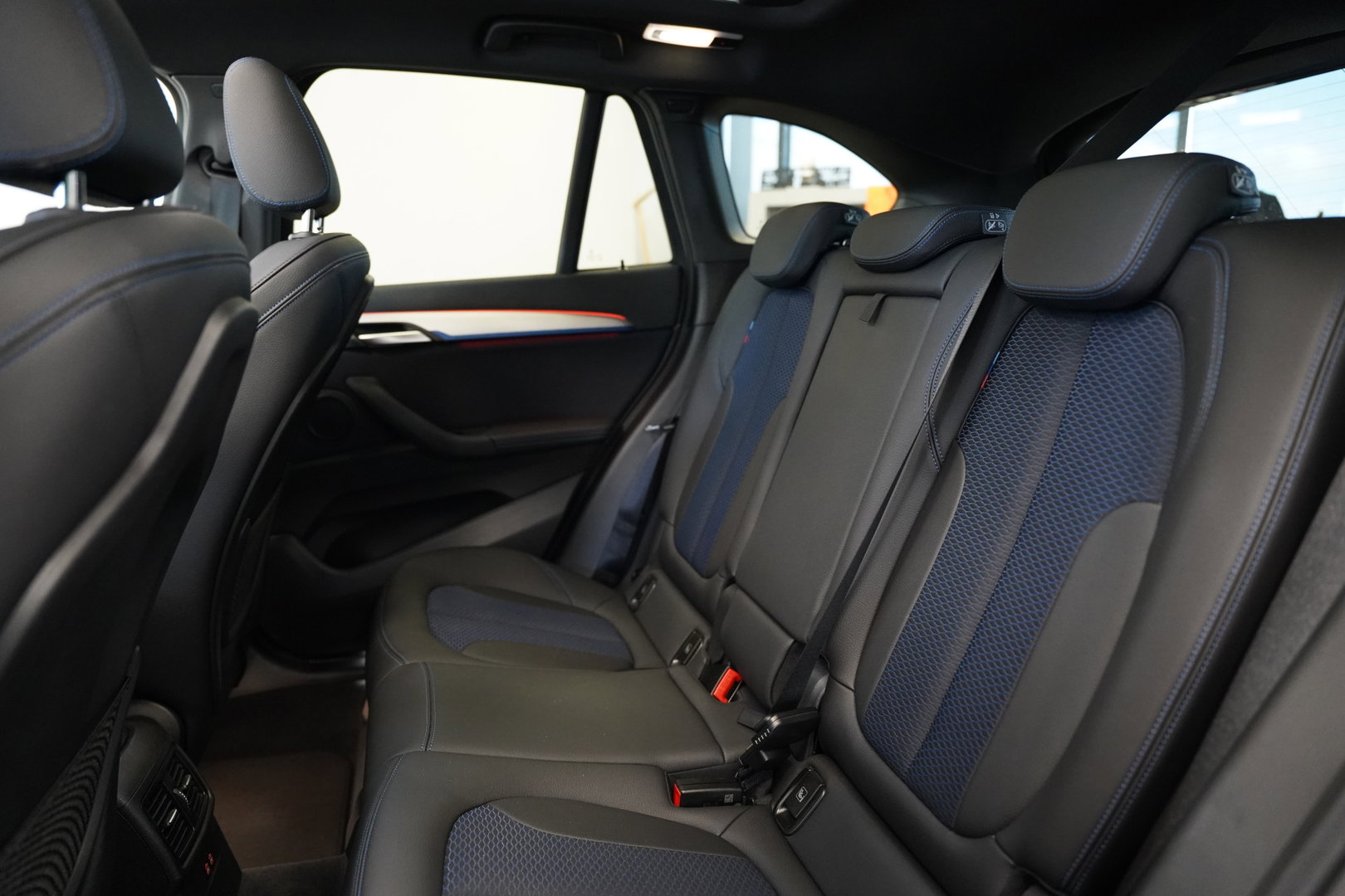 BMW X1 sDrive20i High Executive Panoramadak M-Sport Trekhaak