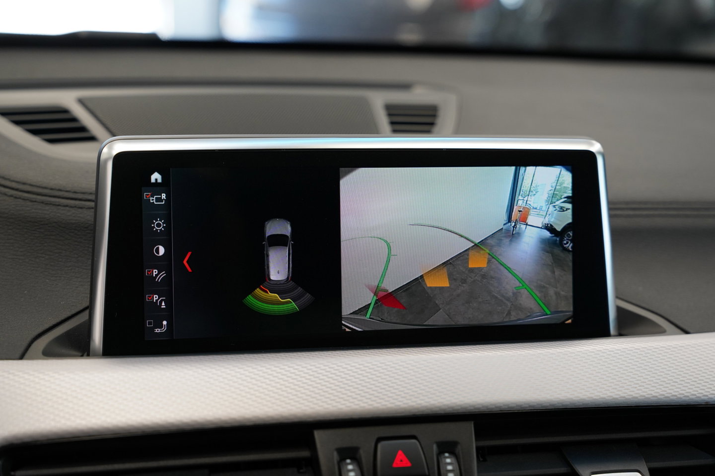 BMW X1 sDrive20i High Executive Panoramadak M-Sport Trekhaak