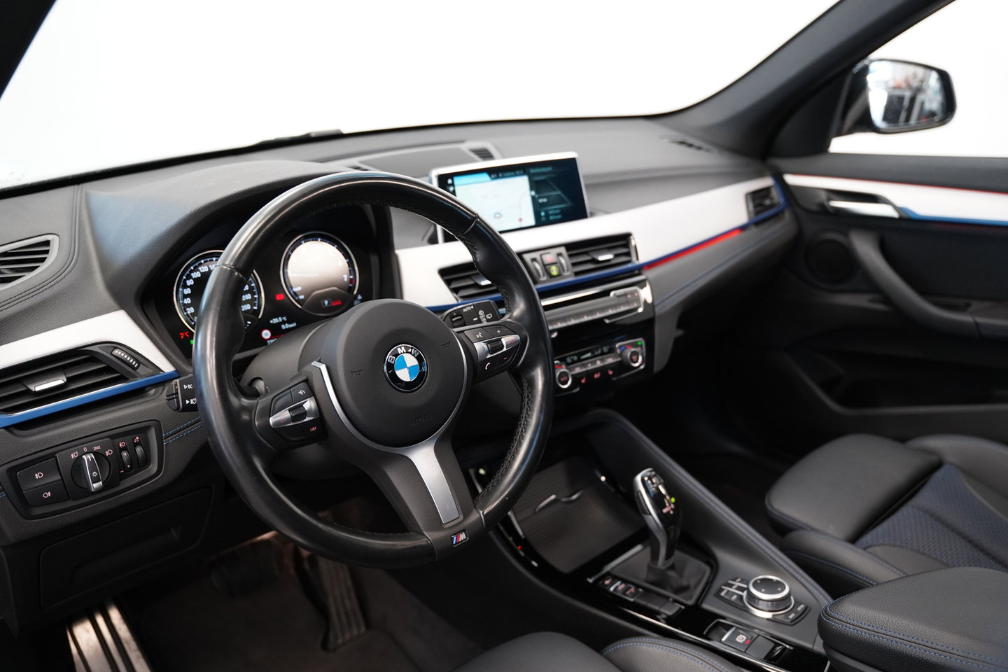 BMW X1 sDrive20i High Executive Panoramadak M-Sport Trekhaak