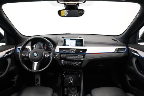BMW X1 sDrive20i High Executive Panoramadak M-Sport Trekhaak