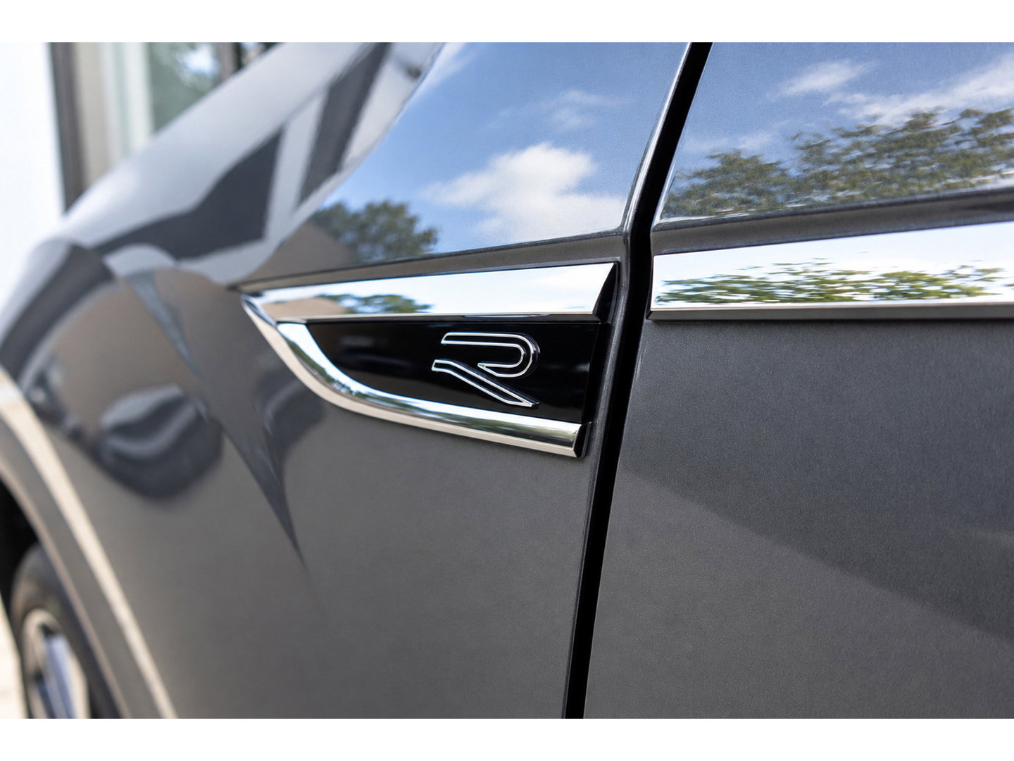 Volkswagen T-Roc 1.5 TSI R-Line Business+ PANO IQ.LIGHT ACC VOL