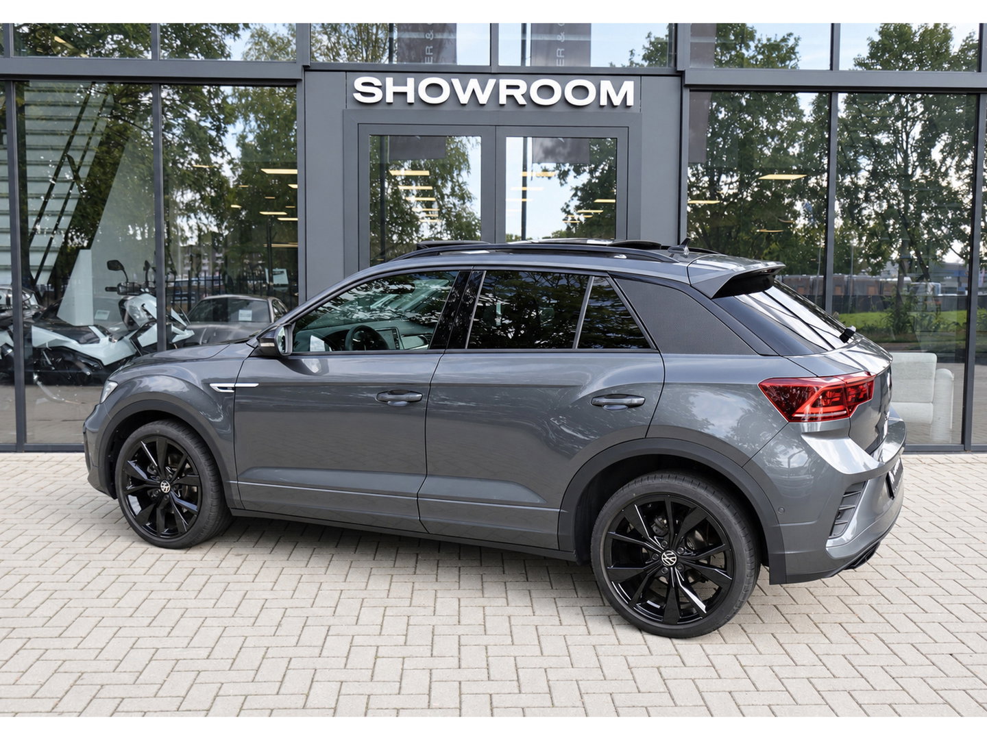 Volkswagen T-Roc 1.5 TSI R-Line Business+ PANO IQ.LIGHT ACC VOL