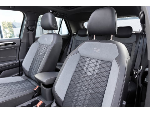Volkswagen T-Roc 1.5 TSI R-Line Business+ PANO IQ.LIGHT ACC VOL
