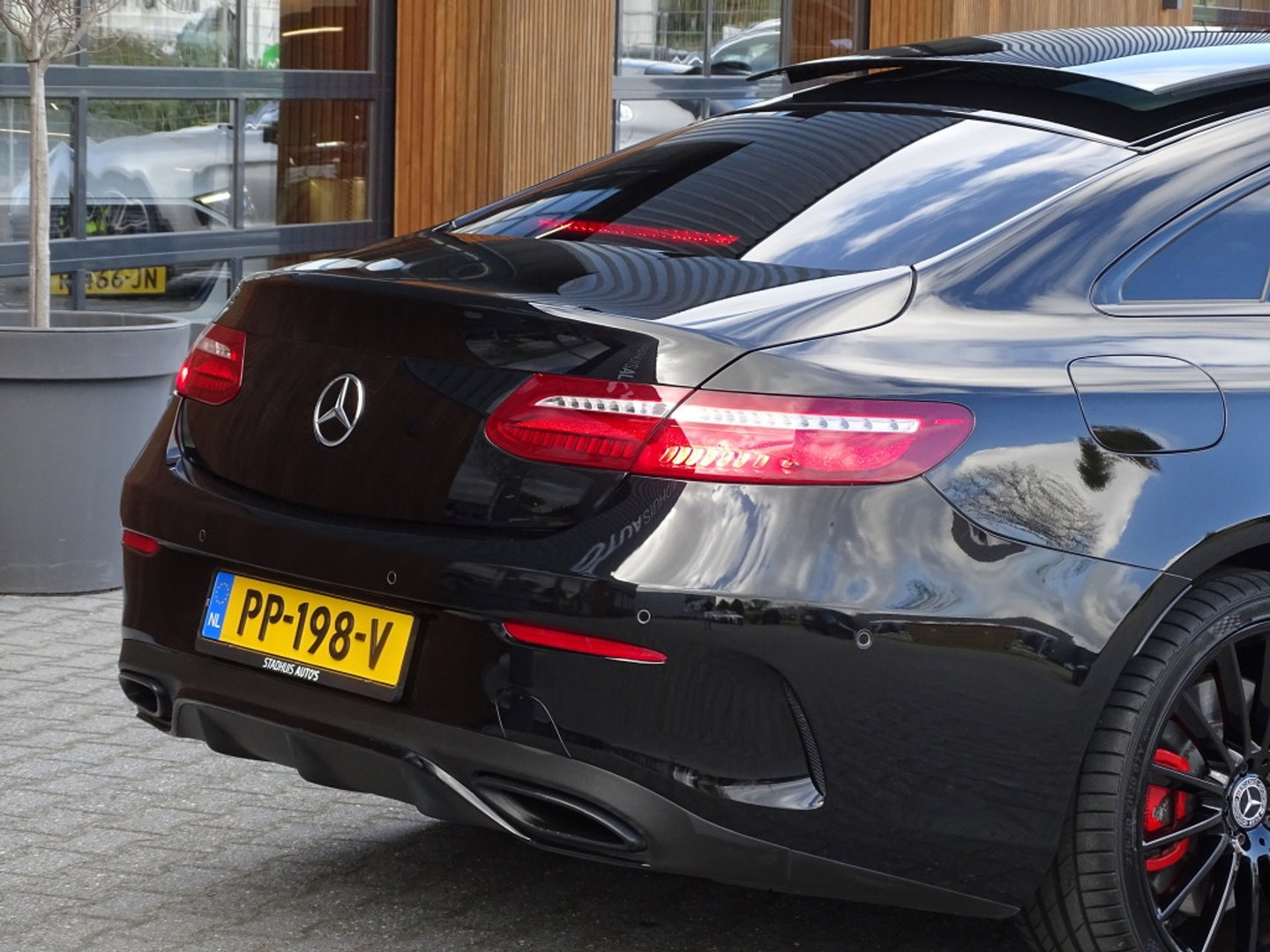 Mercedes-Benz E-Klasse Coupé 400 4 Matic 334PK AMG Edition 1 / Burmester *NAP*
