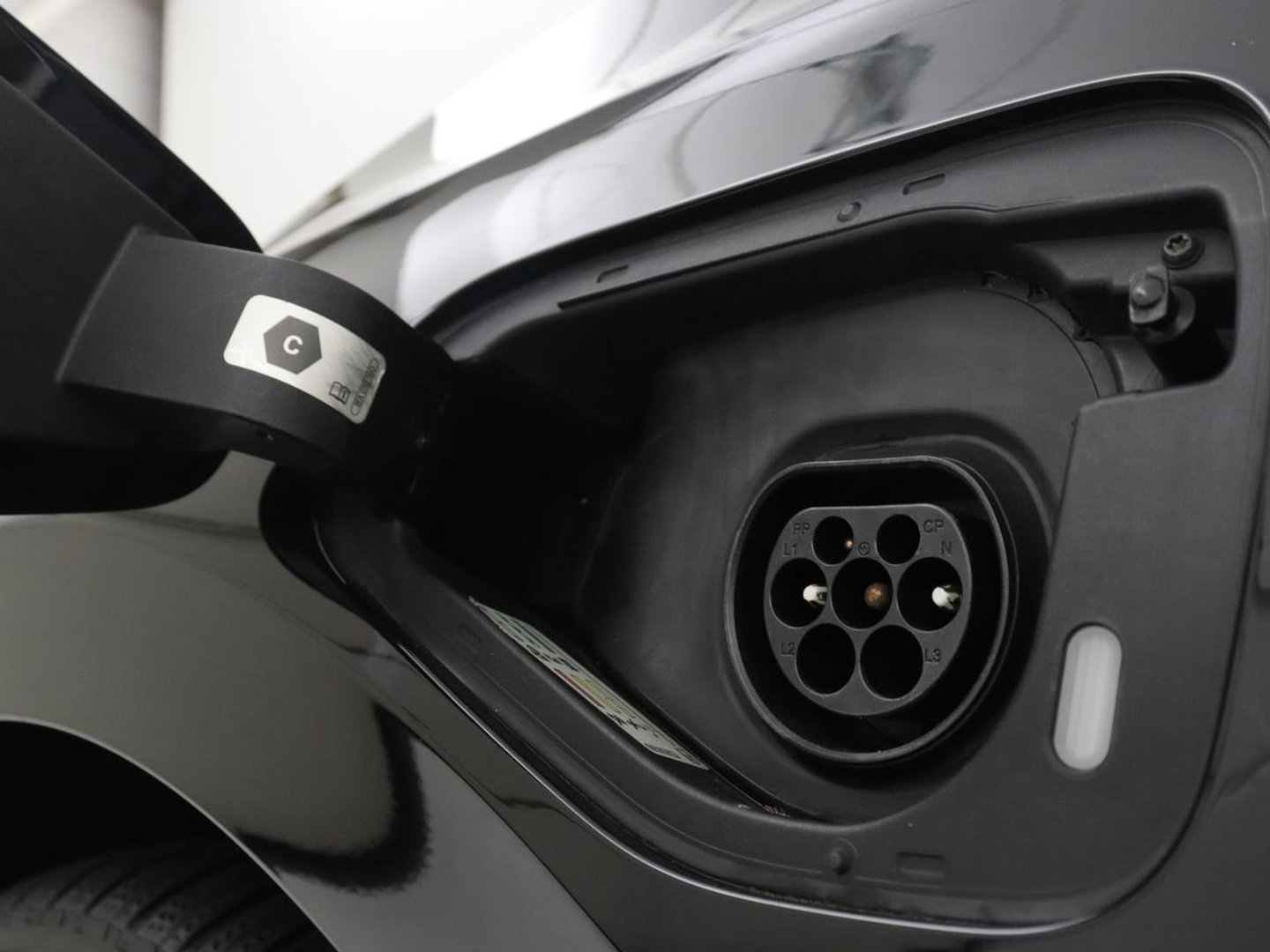 Volkswagen Golf 1.4 eHybrid GTE | SOH 90,0% | Panoramadak | Leder | Adaptive cruise | Memory | Trekhaak | Stuur/stoel verwarming | Stoelventilatie | Camera | Park assist | Carplay | Climate control