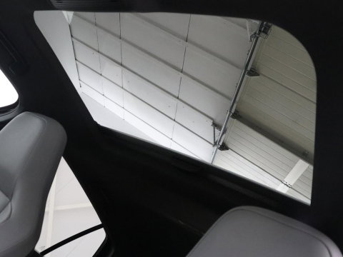Volkswagen Golf 1.4 eHybrid GTE | SOH 90,0% | Panoramadak | Leder | Adaptive cruise | Memory | Trekhaak | Stuur/stoel verwarming | Stoelventilatie | Camera | Park assist | Carplay | Climate control