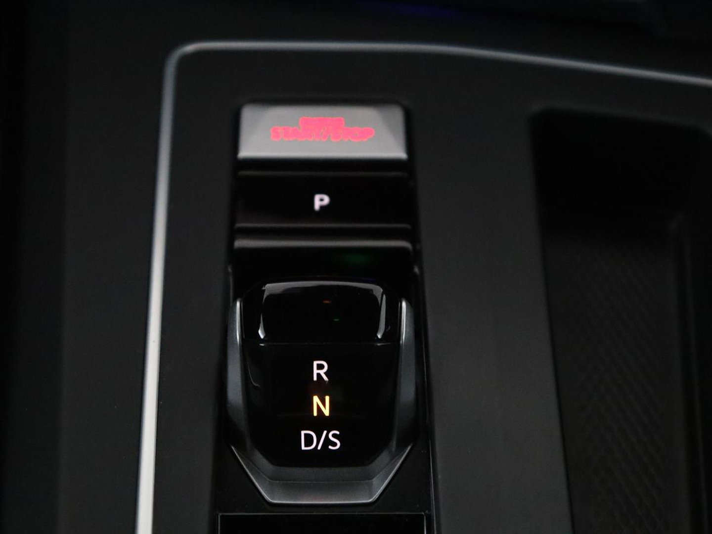 Volkswagen Golf 1.4 eHybrid GTE | SOH 90,0% | Panoramadak | Leder | Adaptive cruise | Memory | Trekhaak | Stuur/stoel verwarming | Stoelventilatie | Camera | Park assist | Carplay | Climate control