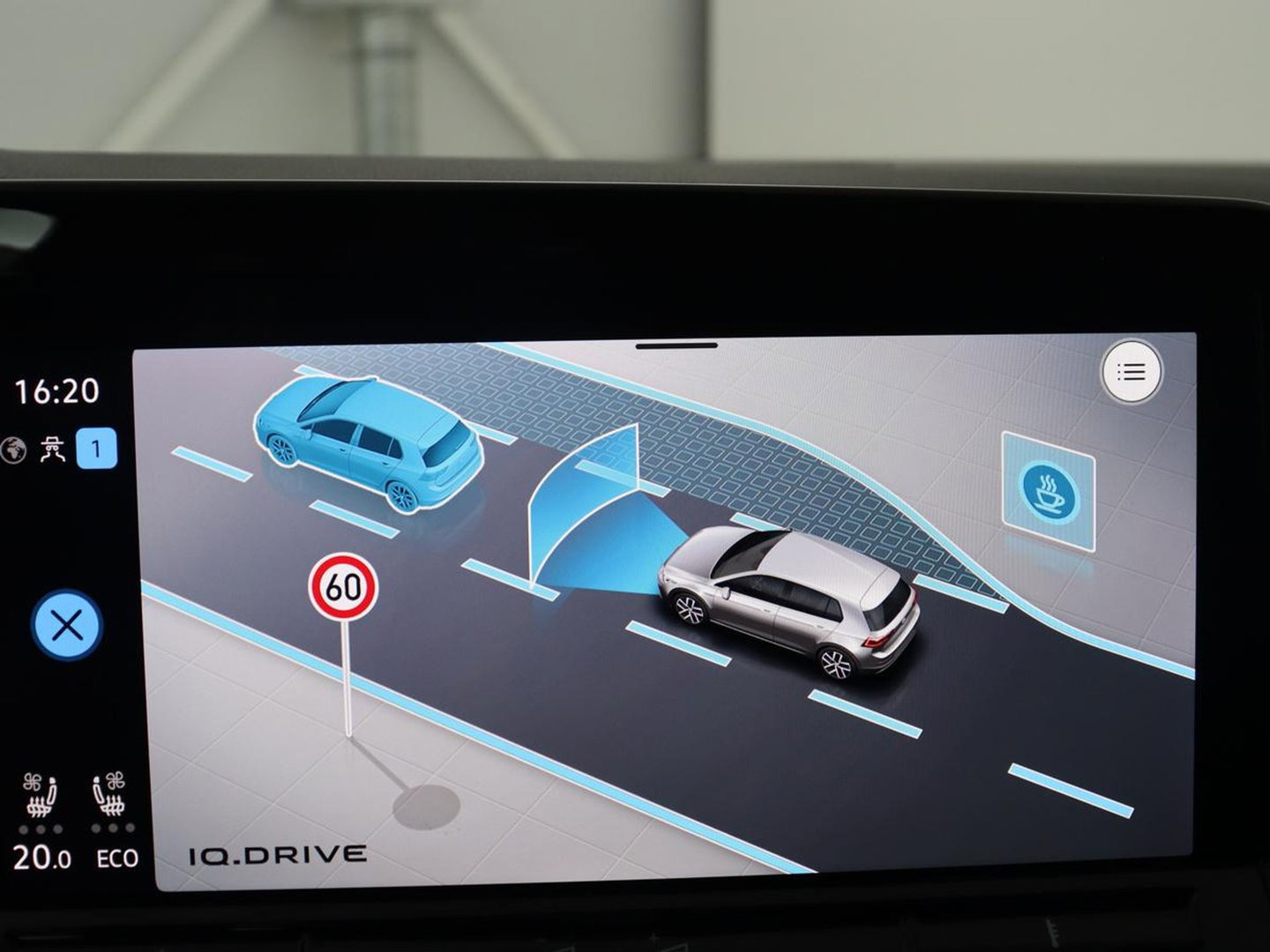 Volkswagen Golf 1.4 eHybrid GTE | SOH 90,0% | Panoramadak | Leder | Adaptive cruise | Memory | Trekhaak | Stuur/stoel verwarming | Stoelventilatie | Camera | Park assist | Carplay | Climate control