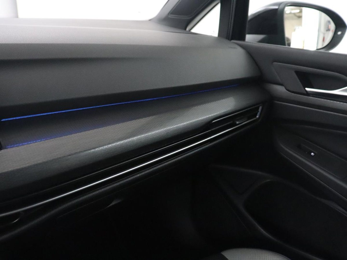 Volkswagen Golf 1.4 eHybrid GTE | SOH 90,0% | Panoramadak | Leder | Adaptive cruise | Memory | Trekhaak | Stuur/stoel verwarming | Stoelventilatie | Camera | Park assist | Carplay | Climate control
