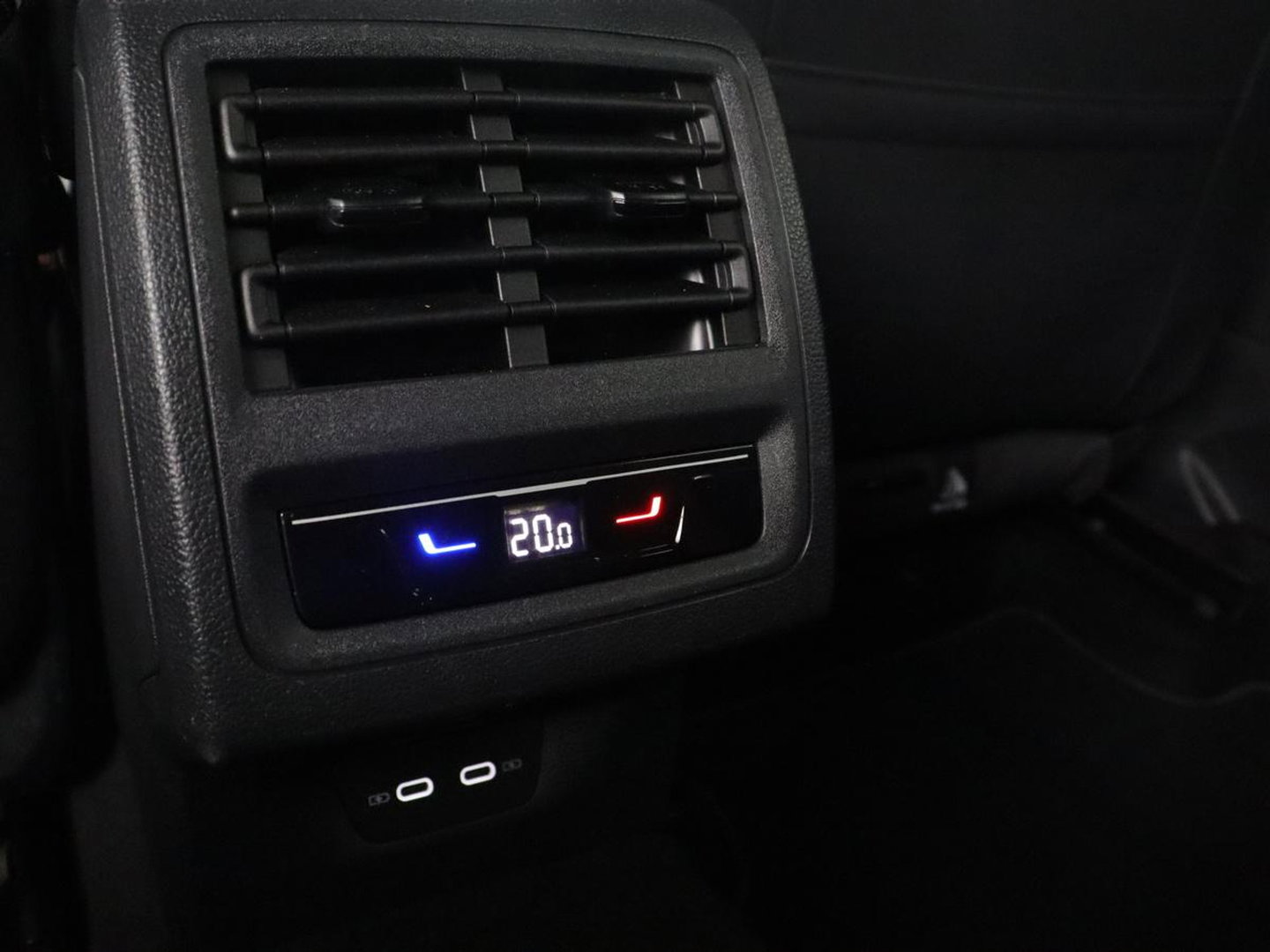 Volkswagen Golf 1.4 eHybrid GTE | SOH 90,0% | Panoramadak | Leder | Adaptive cruise | Memory | Trekhaak | Stuur/stoel verwarming | Stoelventilatie | Camera | Park assist | Carplay | Climate control