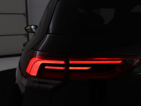 Volkswagen Golf 1.4 eHybrid GTE | SOH 90,0% | Panoramadak | Leder | Adaptive cruise | Memory | Trekhaak | Stuur/stoel verwarming | Stoelventilatie | Camera | Park assist | Carplay | Climate control