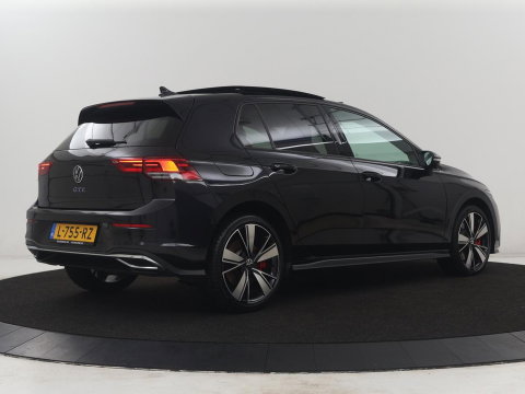 Volkswagen Golf 1.4 eHybrid GTE | SOH 90,0% | Panoramadak | Leder | Adaptive cruise | Memory | Trekhaak | Stuur/stoel verwarming | Stoelventilatie | Camera | Park assist | Carplay | Climate control