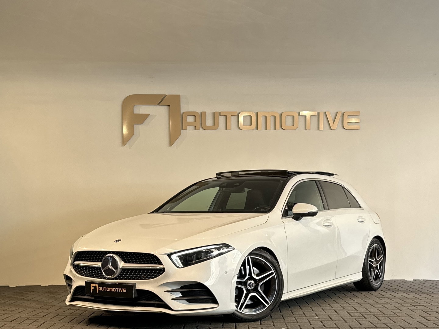 Mercedes-Benz A-Klasse 220 AMG Pano|Stoelverkoeling|Camera |ACC|Sfeer