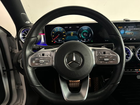 Mercedes-Benz A-Klasse 220 AMG Pano|Stoelverkoeling|Camera |ACC|Sfeer