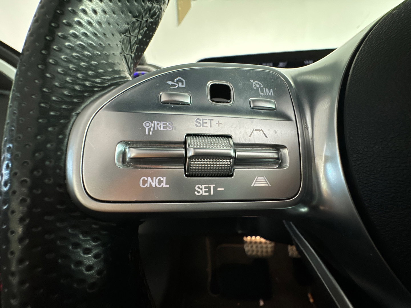 Mercedes-Benz A-Klasse 220 AMG Pano|Stoelverkoeling|Camera |ACC|Sfeer