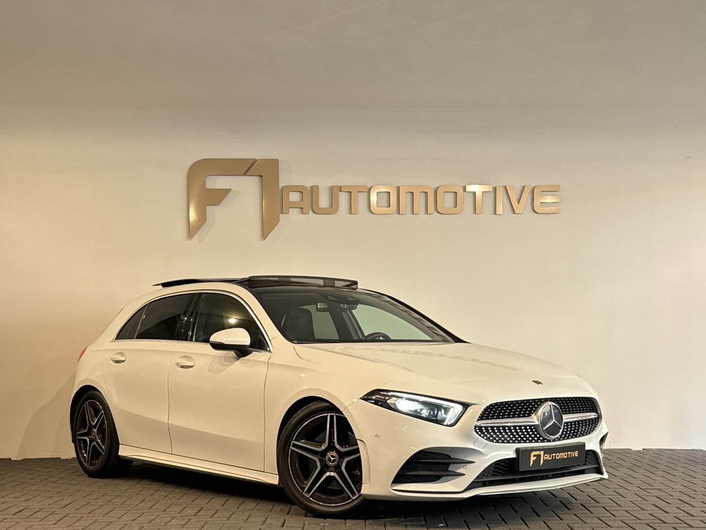 Mercedes-Benz A-Klasse 220 AMG Pano|Stoelverkoeling|Camera |ACC|Sfeer