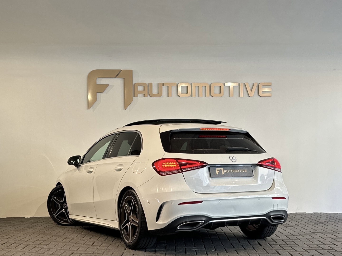 Mercedes-Benz A-Klasse 220 AMG Pano|Stoelverkoeling|Camera |ACC|Sfeer