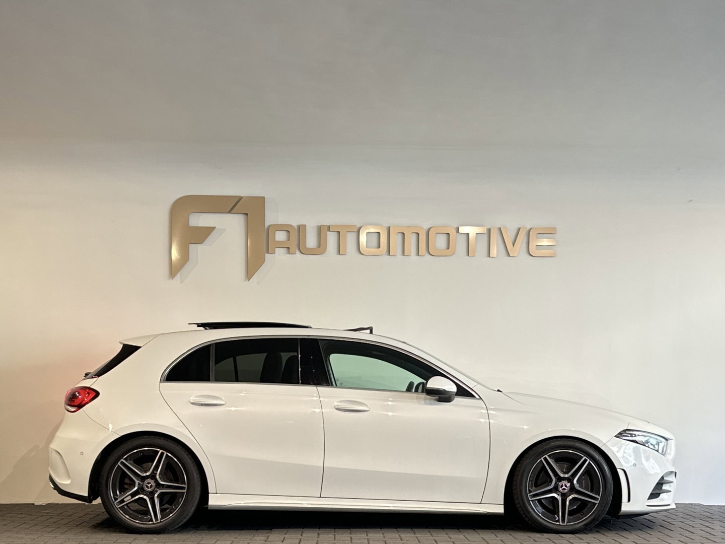 Mercedes-Benz A-Klasse 220 AMG Pano|Stoelverkoeling|Camera |ACC|Sfeer