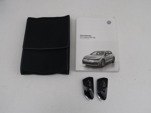 Volkswagen Golf 1.4 eHybrid GTE | SOH 90,0% | Panoramadak | Leder | Adaptive cruise | Memory | Trekhaak | Stuur/stoel verwarming | Stoelventilatie | Camera | Park assist | Carplay | Climate control