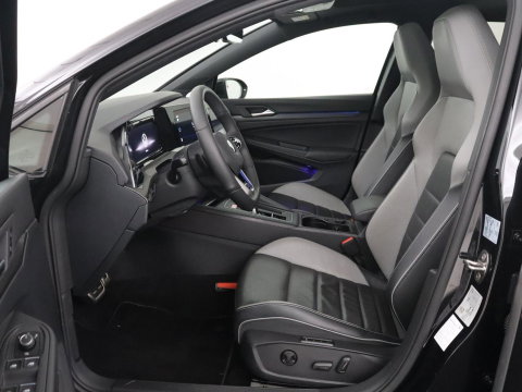 Volkswagen Golf 1.4 eHybrid GTE | SOH 90,0% | Panoramadak | Leder | Adaptive cruise | Memory | Trekhaak | Stuur/stoel verwarming | Stoelventilatie | Camera | Park assist | Carplay | Climate control