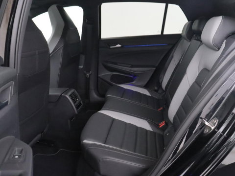 Volkswagen Golf 1.4 eHybrid GTE | SOH 90,0% | Panoramadak | Leder | Adaptive cruise | Memory | Trekhaak | Stuur/stoel verwarming | Stoelventilatie | Camera | Park assist | Carplay | Climate control