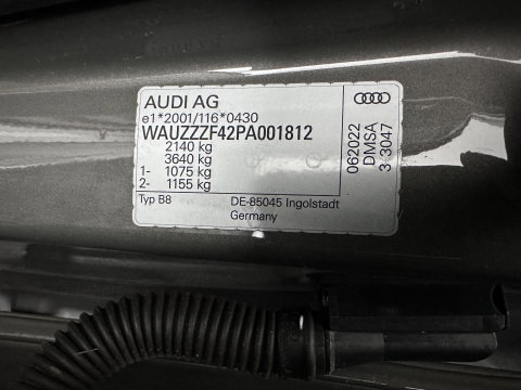 Audi A4 Avant 40 TFSI S edition (INCL.BTW) Aut. *LEATHER-MICROFIBRE | FULL-LED | HEATED-SPORTSEATS | KEYLESS | DIGI-COCKPIT | AMBIENT-LIGHT | NAVI-FULLMAP | PRIVACY-GLASS | SHIFT-PADDLES | ECC | PDC | CRUISE | 18''ALU*