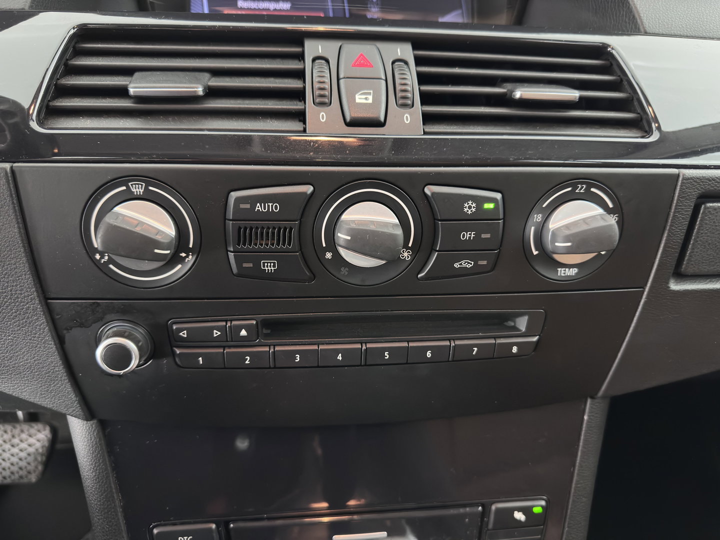 BMW 5 Serie Touring 520i Corporate Lease Business Line Edition I Aut. *LEATHER | COMFORT-SEATS | NAVI-FULLMAP | ECC | PDC | CRUISE | 17''ALU | TOWBAR*