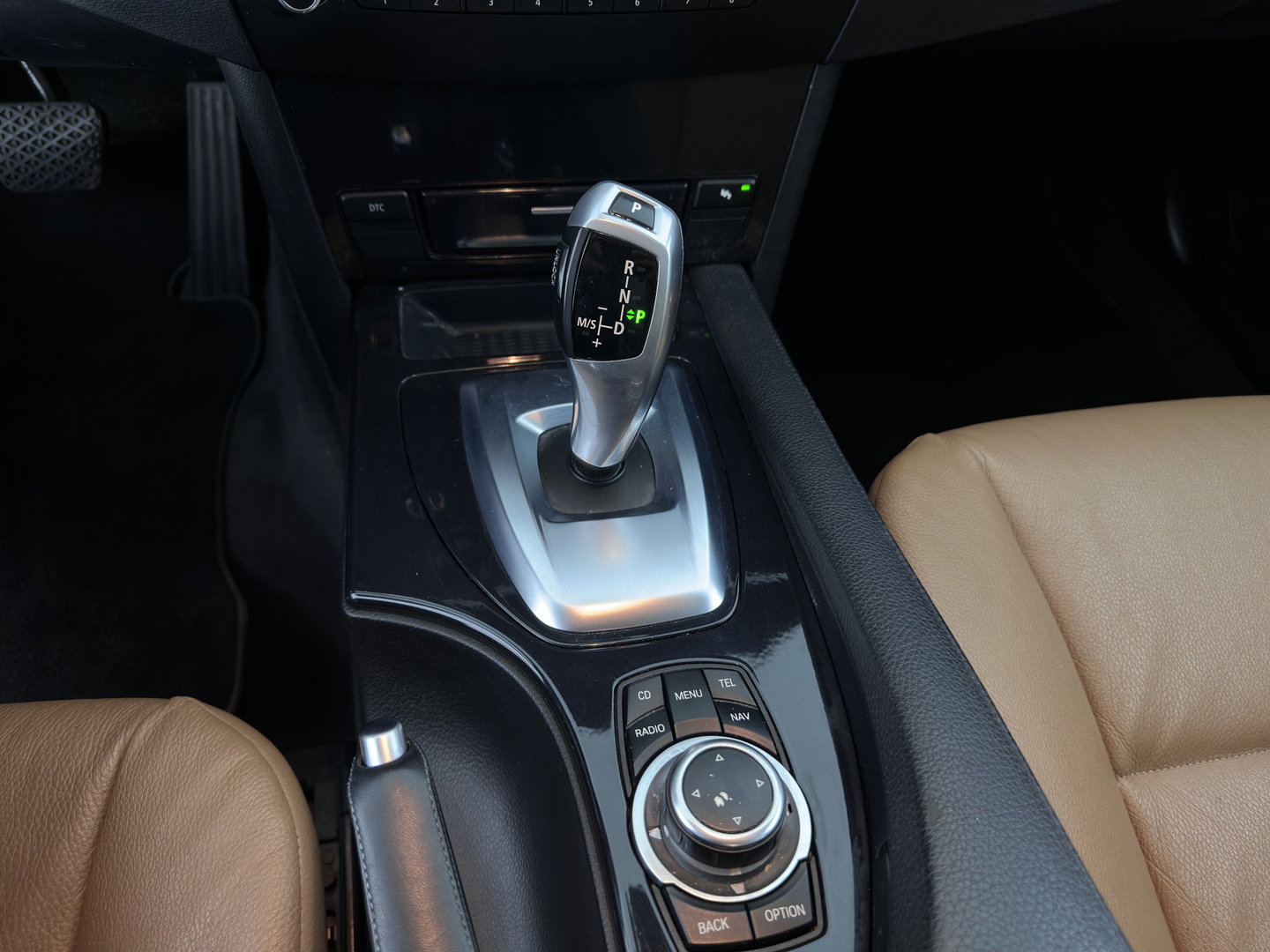 BMW 5 Serie Touring 520i Corporate Lease Business Line Edition I Aut. *LEATHER | COMFORT-SEATS | NAVI-FULLMAP | ECC | PDC | CRUISE | 17''ALU | TOWBAR*