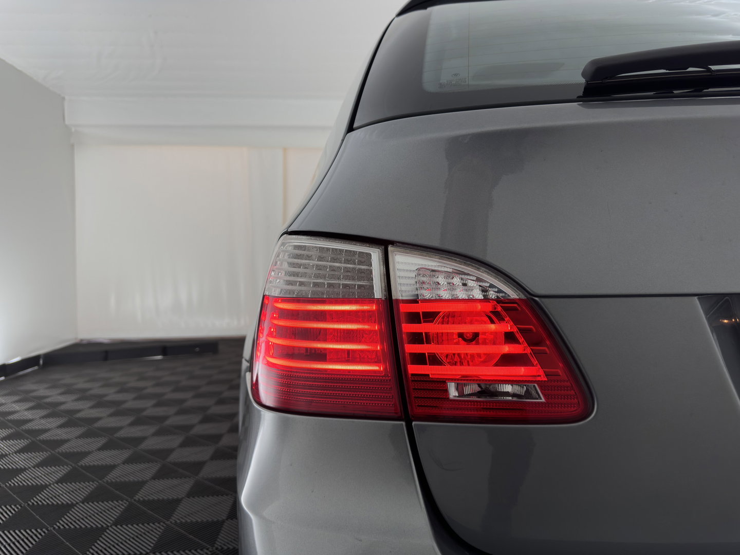 BMW 5 Serie Touring 520i Corporate Lease Business Line Edition I Aut. *LEATHER | COMFORT-SEATS | NAVI-FULLMAP | ECC | PDC | CRUISE | 17''ALU | TOWBAR*