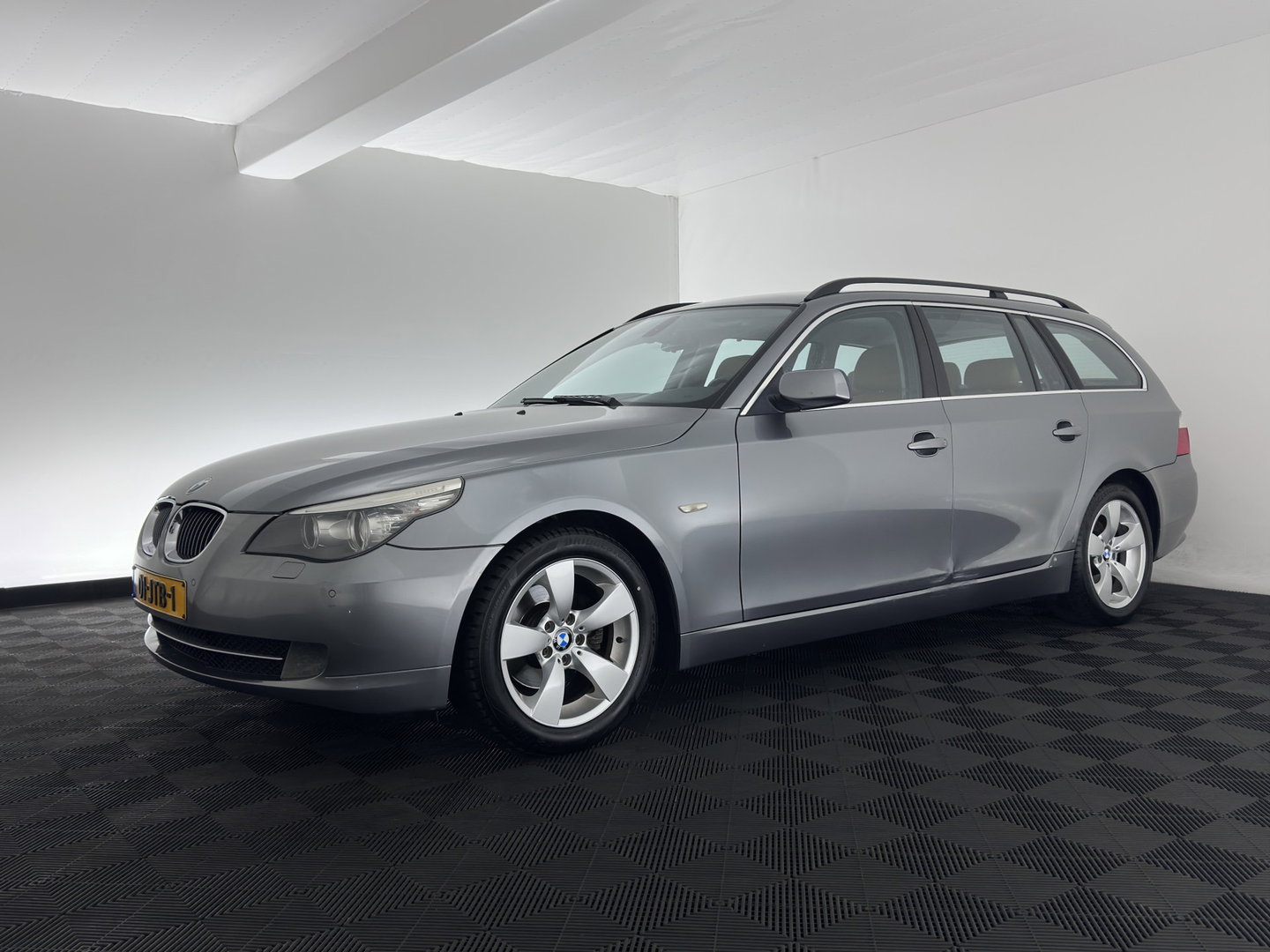 BMW 5 Serie Touring 520i Corporate Lease Business Line Edition I Aut. *LEATHER | COMFORT-SEATS | NAVI-FULLMAP | ECC | PDC | CRUISE | 17''ALU | TOWBAR*