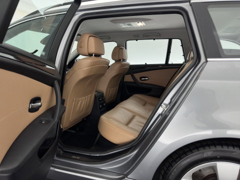 BMW 5 Serie Touring 520i Corporate Lease Business Line Edition I Aut. *LEATHER | COMFORT-SEATS | NAVI-FULLMAP | ECC | PDC | CRUISE | 17''ALU | TOWBAR*