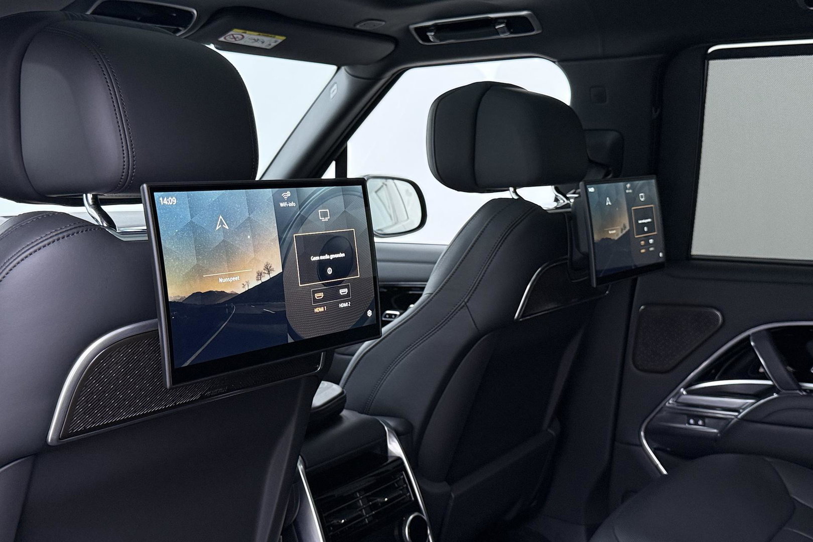 Land Rover Range Rover 3.0 P550e Autobiography | Rear Seat Entertainment | Meridian Signature | 23 Inch | ClearSight | Luchtvering | Massage
