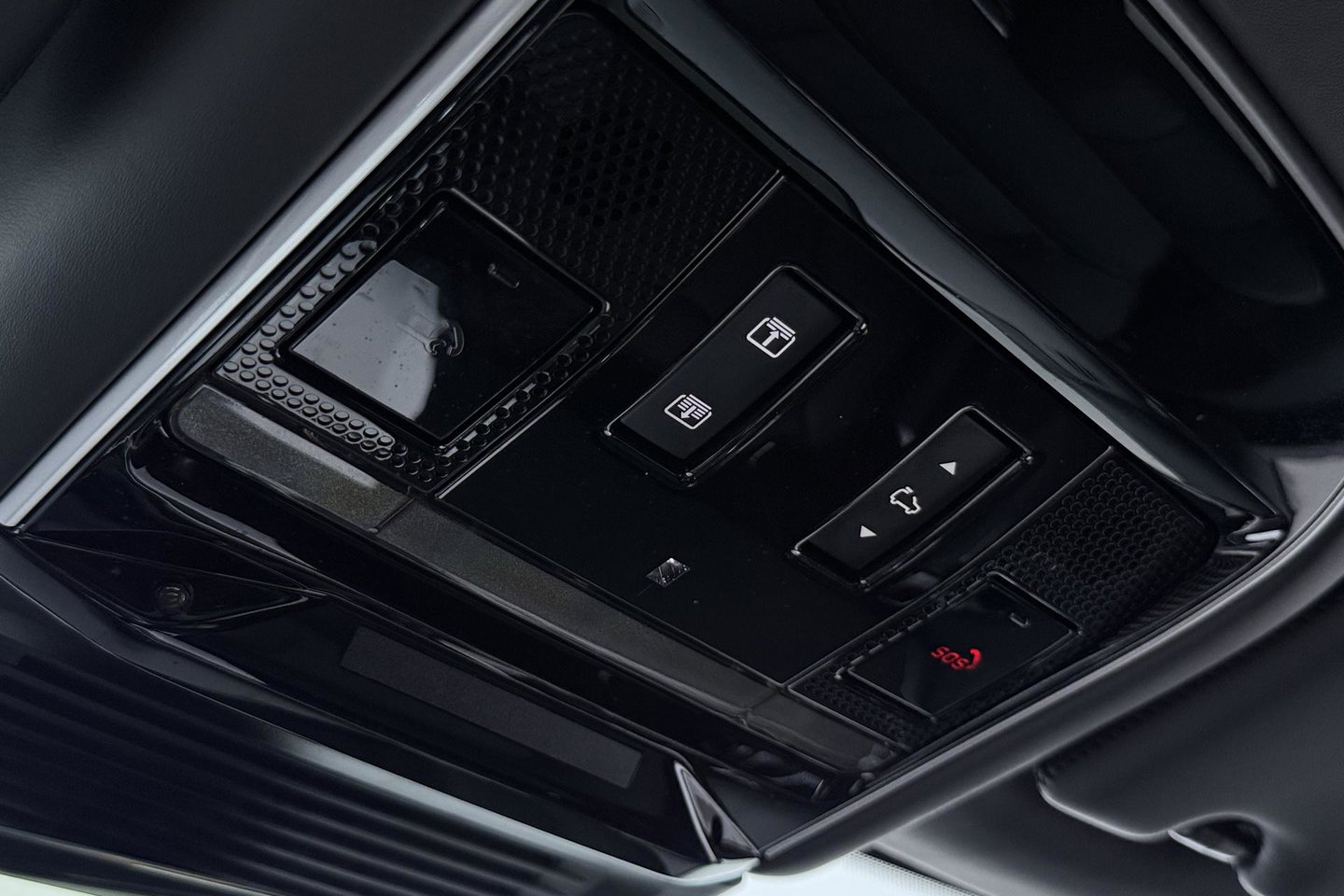 Land Rover Range Rover 3.0 P550e Autobiography | Rear Seat Entertainment | Meridian Signature | 23 Inch | ClearSight | Luchtvering | Massage