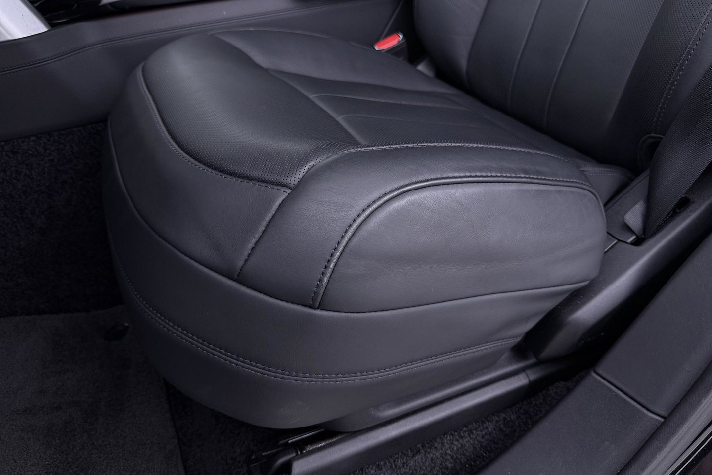 Land Rover Range Rover 3.0 P550e Autobiography | Rear Seat Entertainment | Meridian Signature | 23 Inch | ClearSight | Luchtvering | Massage