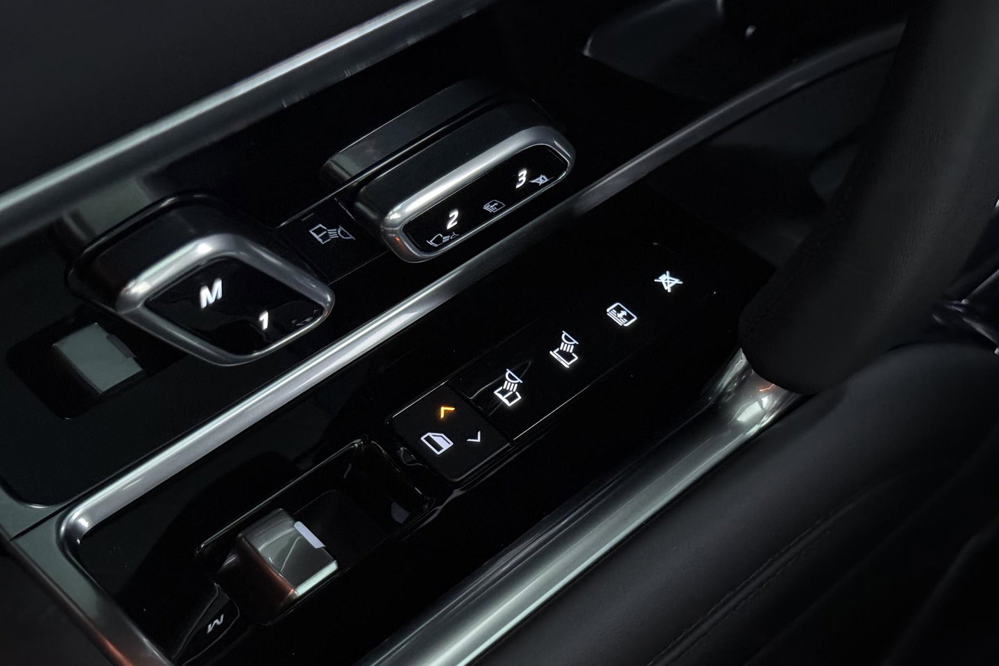 Land Rover Range Rover 3.0 P550e Autobiography | Rear Seat Entertainment | Meridian Signature | 23 Inch | ClearSight | Luchtvering | Massage