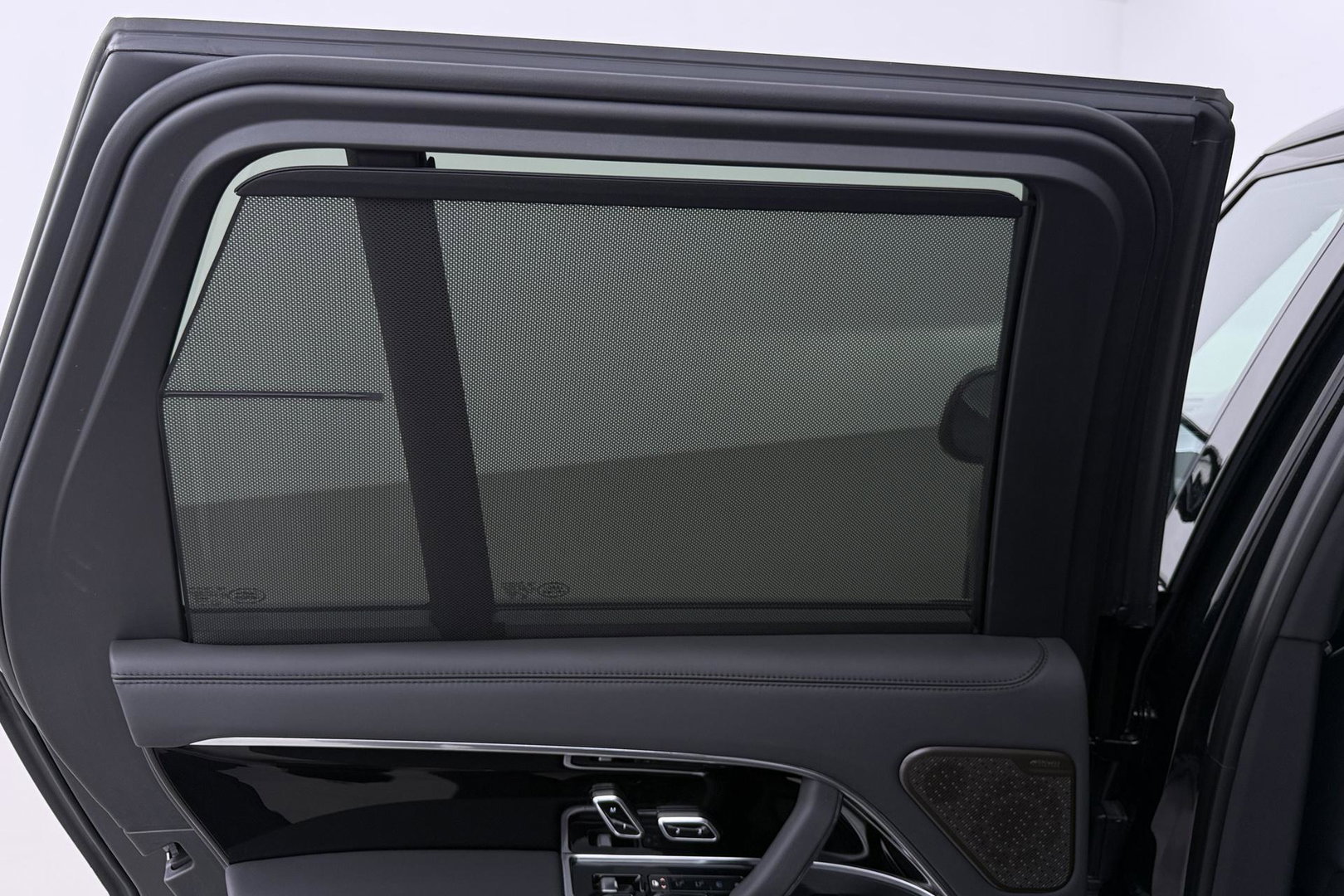 Land Rover Range Rover 3.0 P550e Autobiography | Rear Seat Entertainment | Meridian Signature | 23 Inch | ClearSight | Luchtvering | Massage